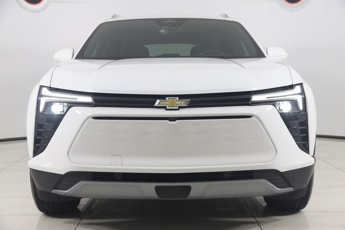 Used 2025 Chevrolet Blazer EV LT AWD/4WD image 49