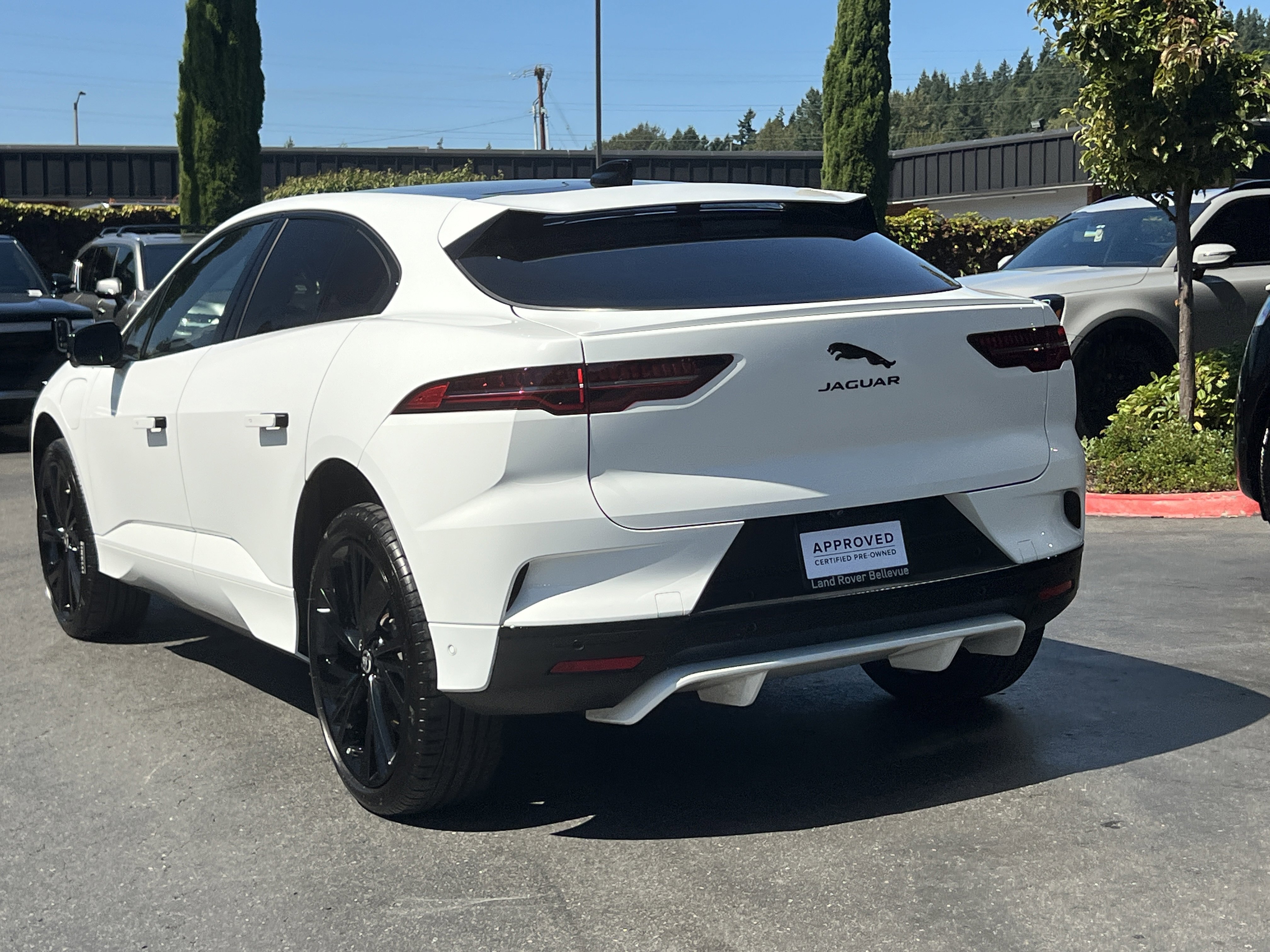 Certified 2024 Jaguar I-PACE R-Dynamic HSE image 6