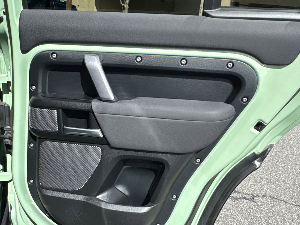Used 2023 Land Rover Defender 110 75th Limited Edition image 16