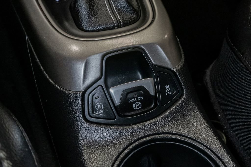 Used 2021 Jeep Compass 80th Special Edition image 23