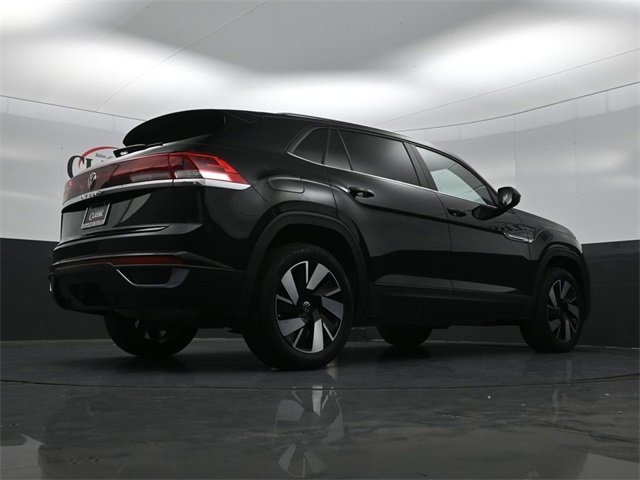 Used 2025 Volkswagen Atlas Cross Sport SE image 31