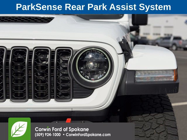 Used 2025 Jeep Gladiator Mojave AWD/4WD image 8