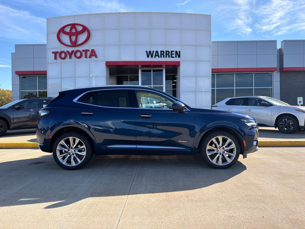 Used 2023 Buick Envision Avenir FWD image 3