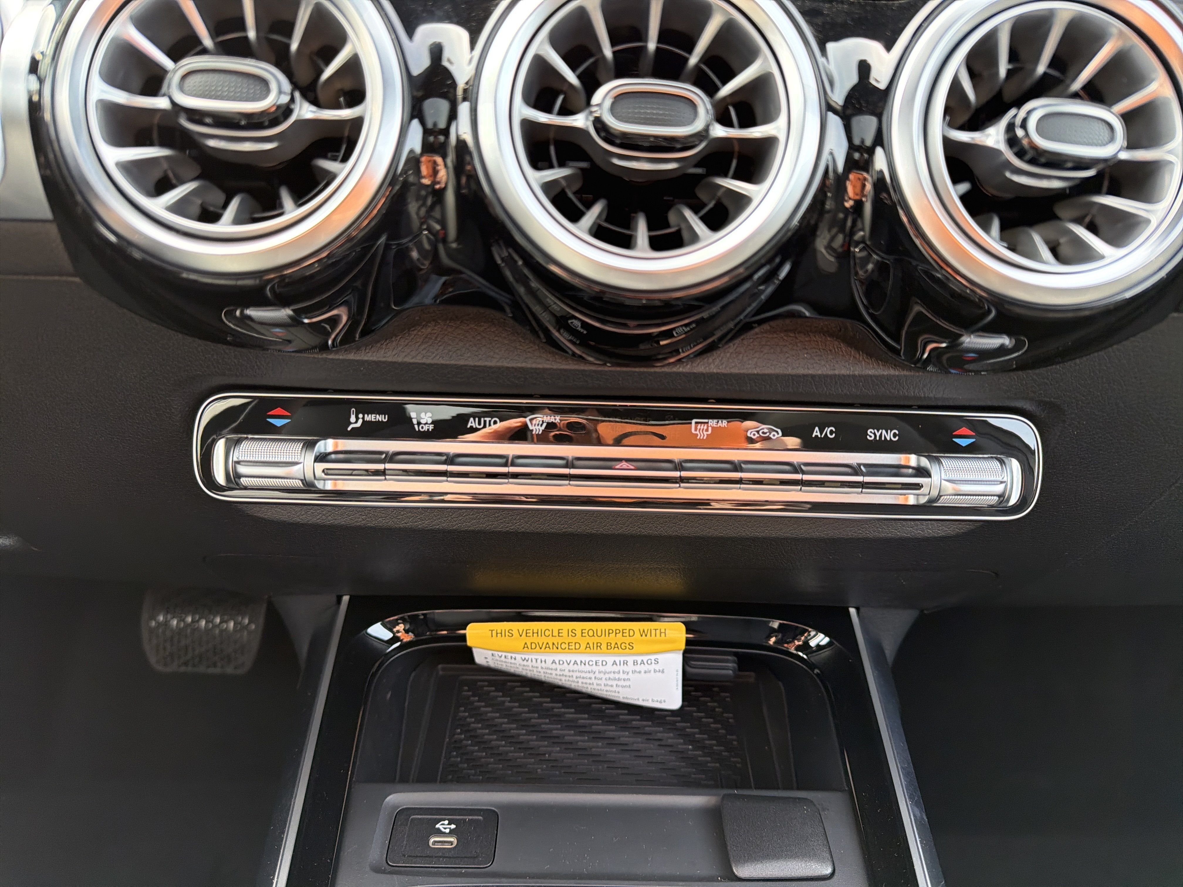 Used 2026 Mercedes-Benz GLB 250 4MATIC image 22