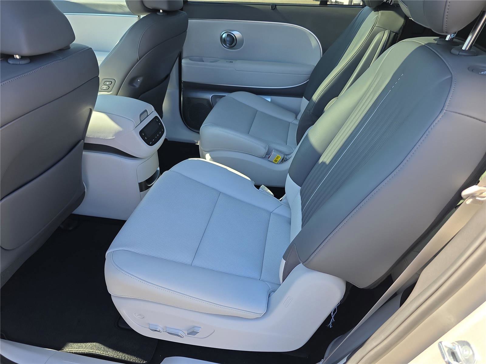 New 2026 Hyundai Ioniq 9 Calligraphy image 16