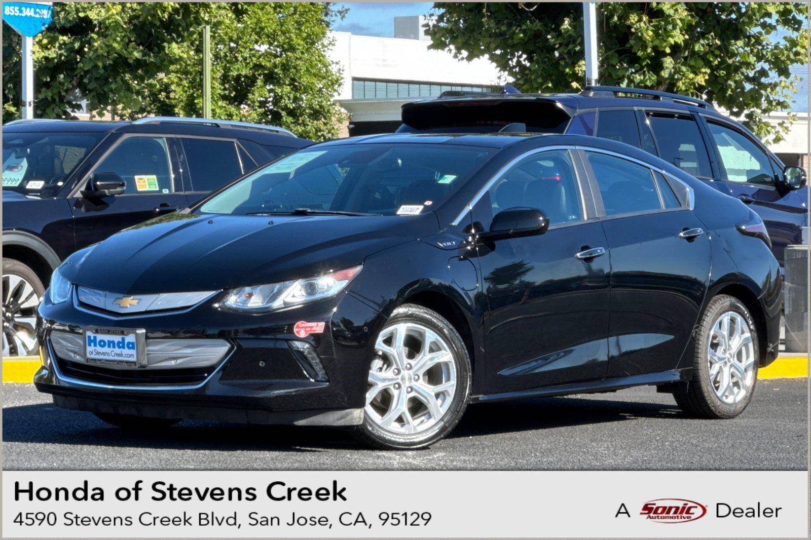 Used 2018 Chevrolet Volt Premier w/ Driver Confidence Package FWD image 1