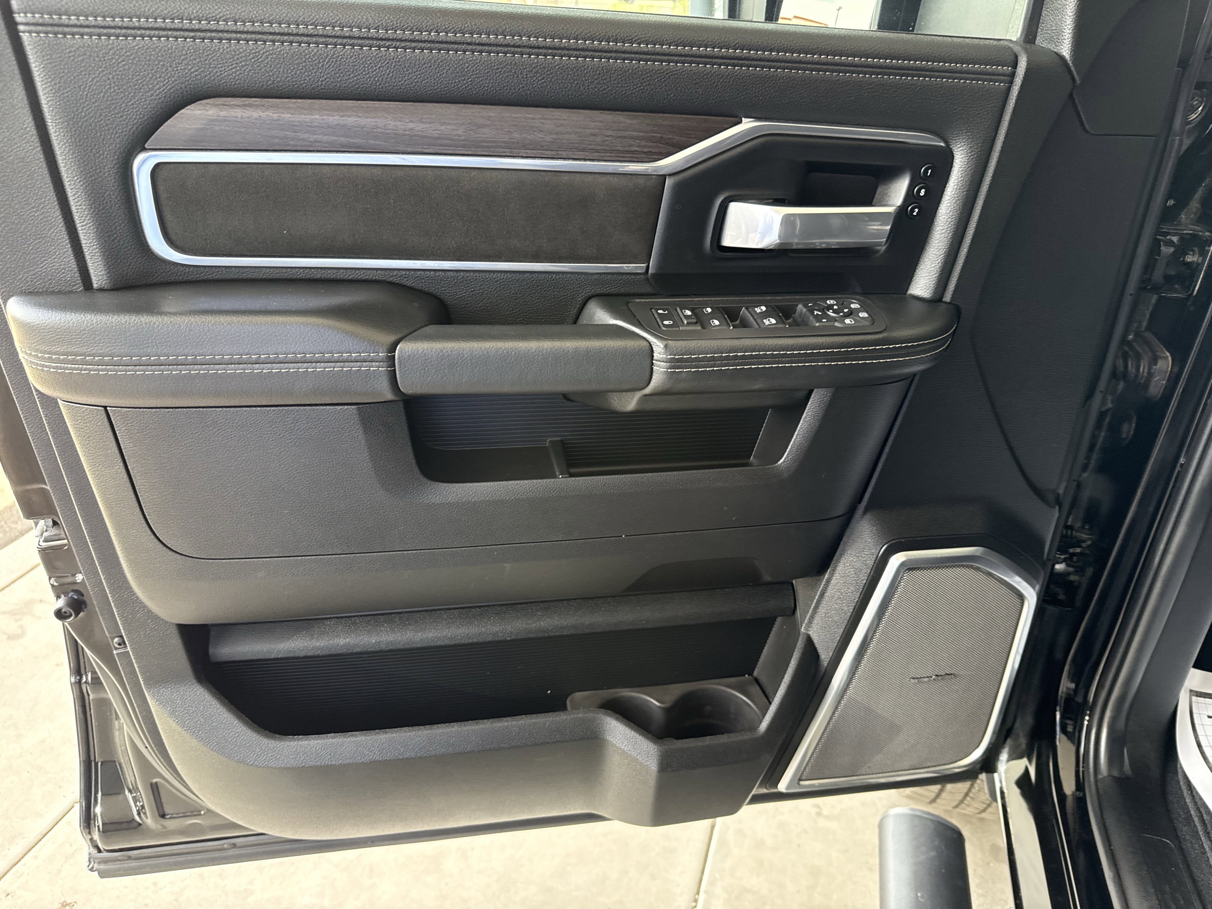 Used 2025 RAM 3500 Laramie image 20