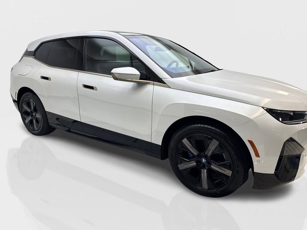 Used 2024 BMW iX xDrive50 w/ Premium Package AWD/4WD image 13
