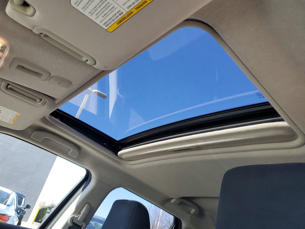 Used 2015 Nissan Juke SV w/ Technology Package image 11