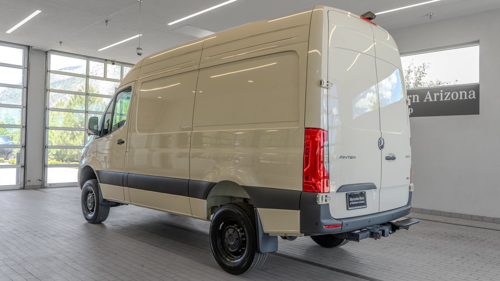 Used 2025 Mercedes-Benz Sprinter 2500 image 12