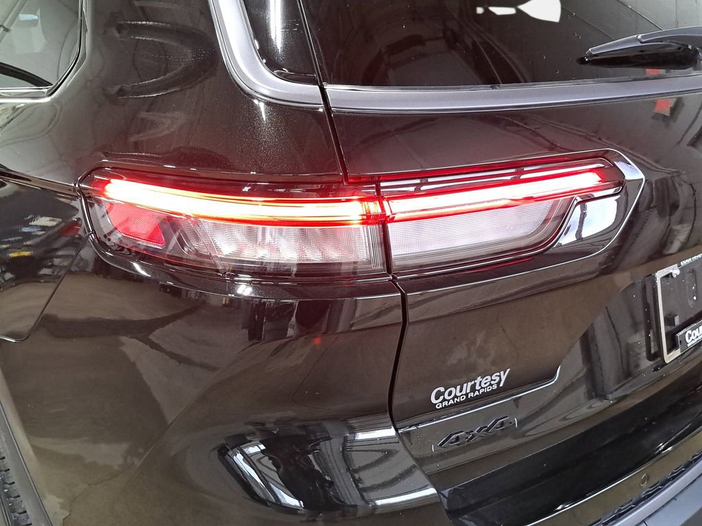 New 2026 Jeep Grand Cherokee L Limited image 36