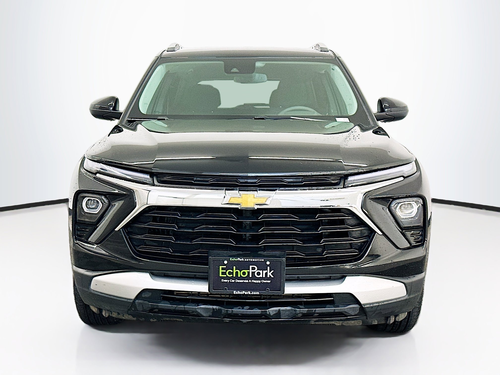 Used 2025 Chevrolet TrailBlazer LT w/ Driver Confidence Package image 2