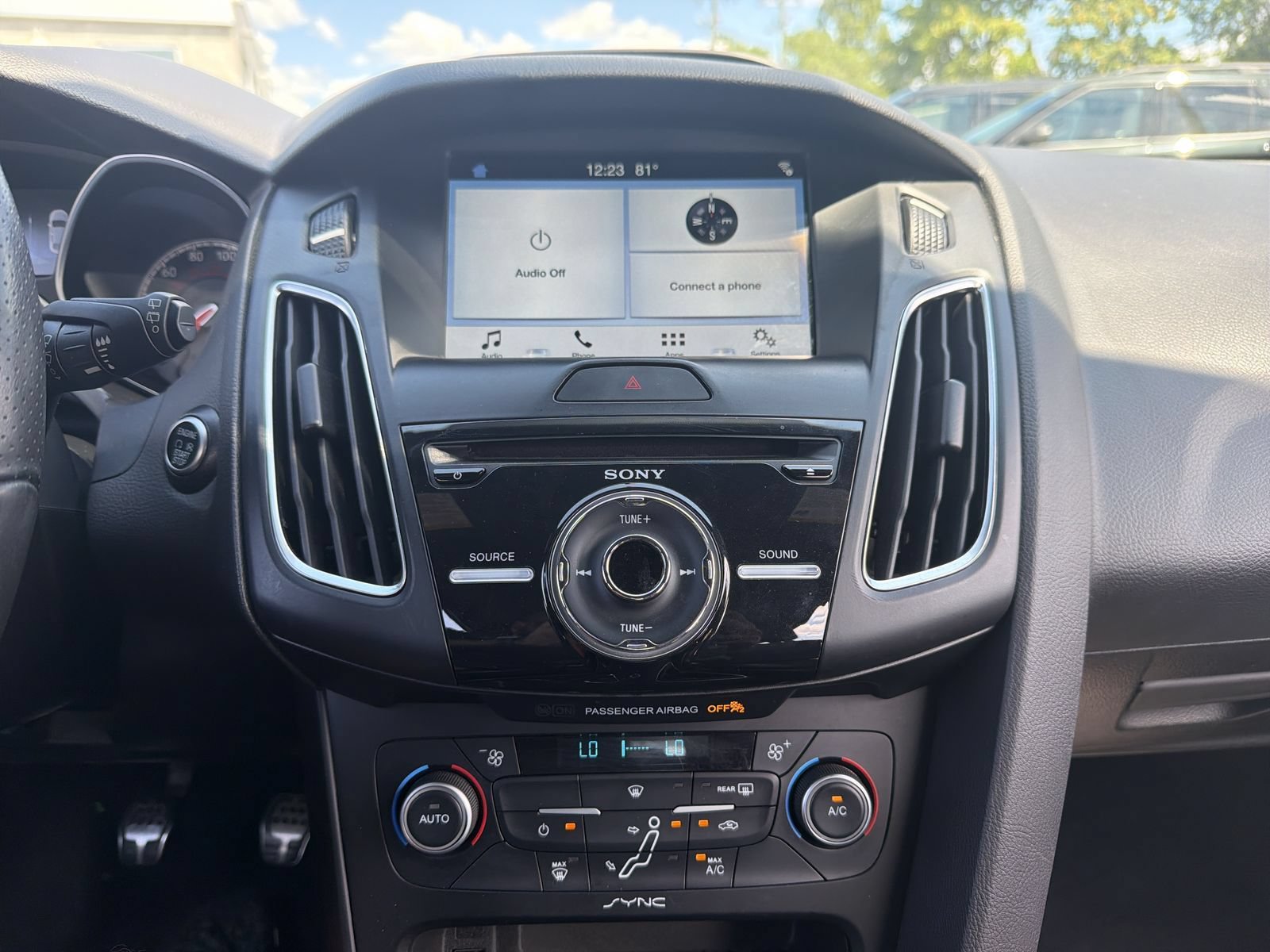 Used 2018 Ford Focus ST w/ Equipment Group 401A FWD image 32
