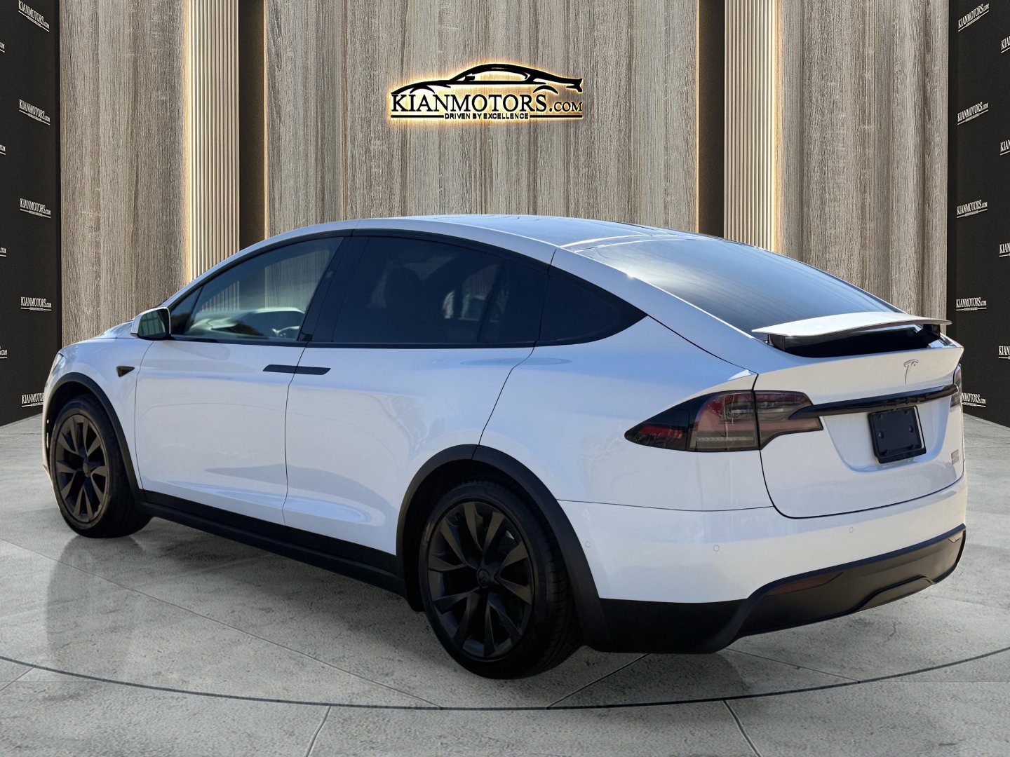 Used 2022 Tesla Model X Plaid image 6