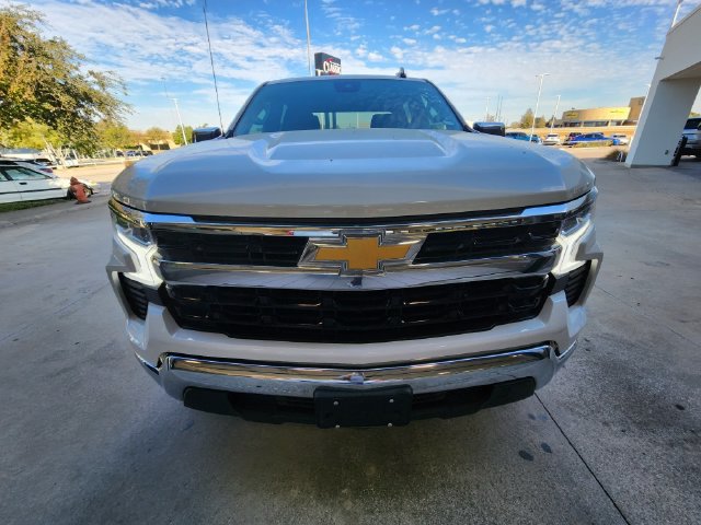 Used 2025 Chevrolet Silverado 1500 LT RWD image 2