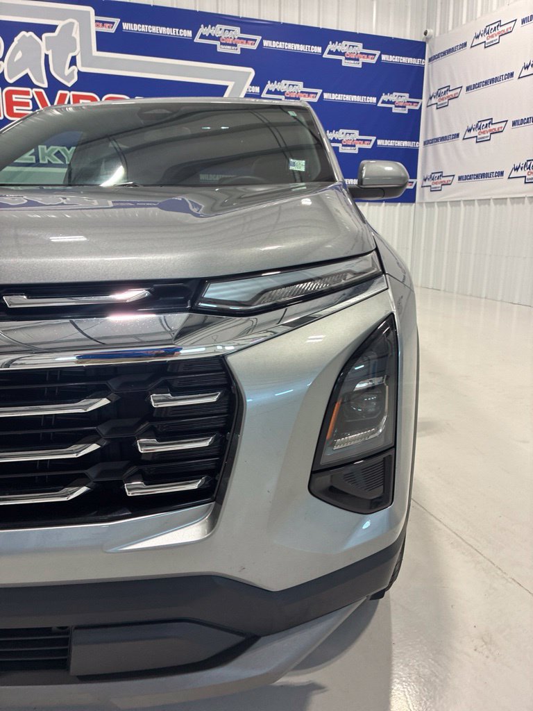 Used 2026 Chevrolet Equinox LT AWD/4WD image 10