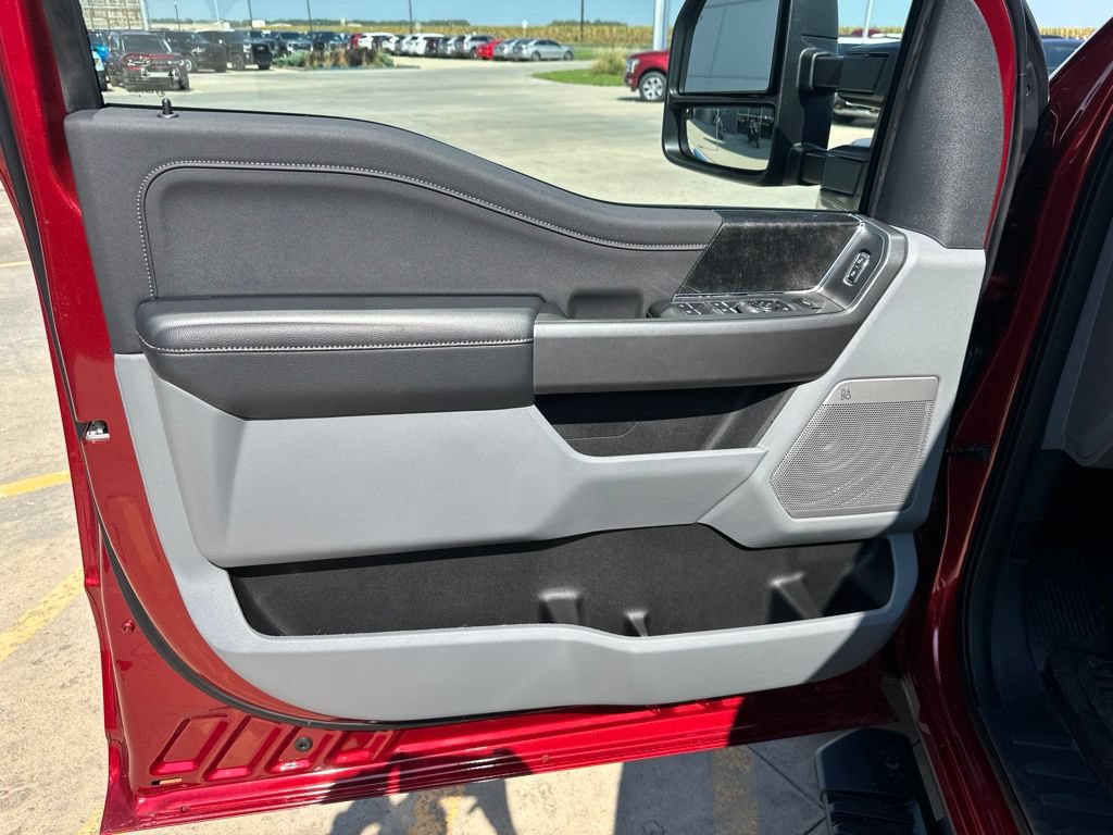New 2026 Ford F350 XLT w/ XLT Premium Package AWD/4WD image 13