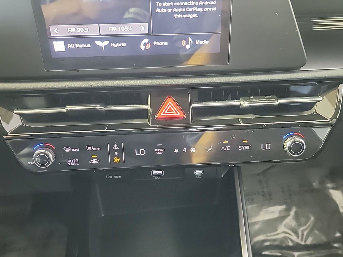 Used 2025 Kia Niro LX FWD image 29