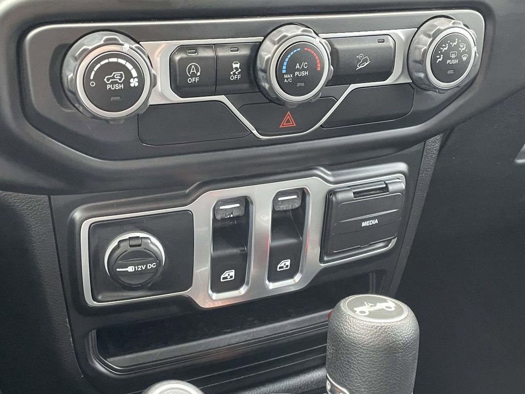 Used 2020 Jeep Wrangler Sport AWD/4WD image 23