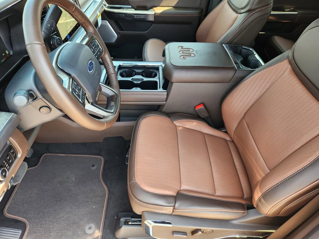 New 2026 Ford F350 4x4 Crew Cab DRW Super Duty image 9