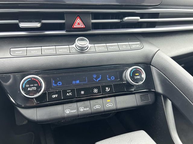 Certified 2024 Hyundai Elantra SEL image 29