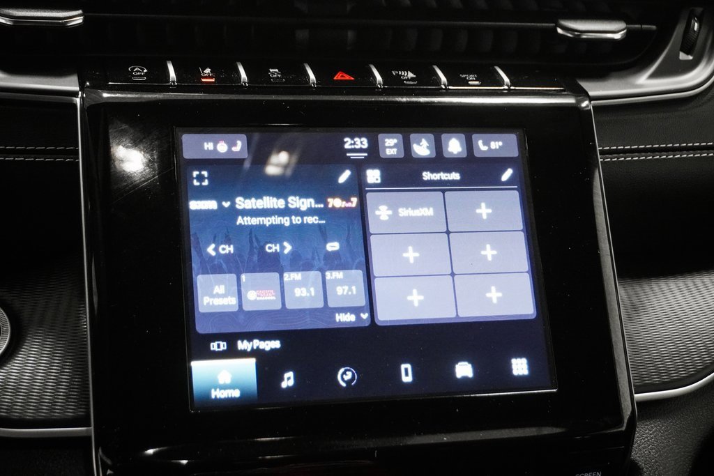 Certified 2025 Jeep Grand Cherokee Laredo w/ Luxury Tech Group I image 25