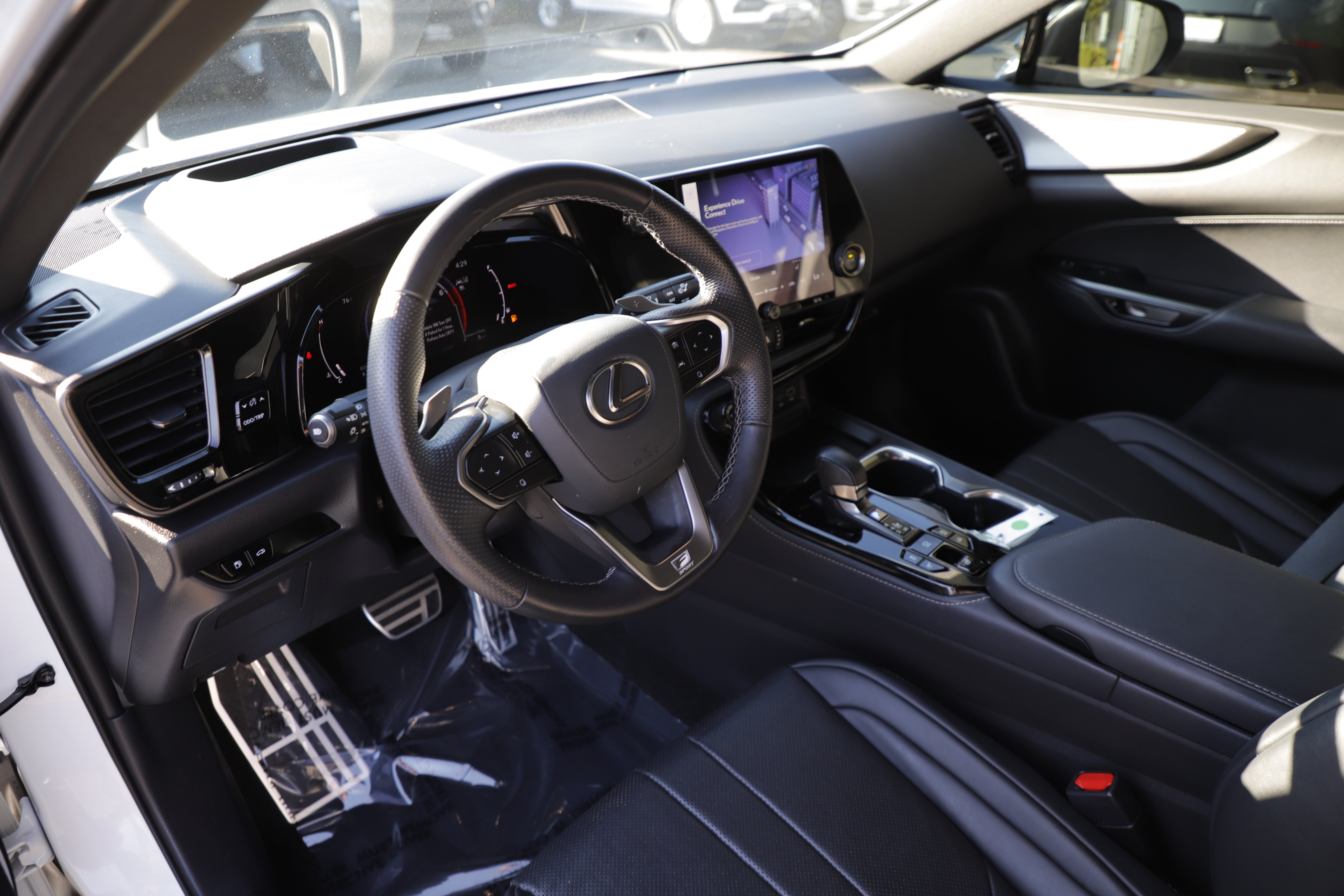 Used 2025 Lexus NX 350 F Sport w/ Accessory Package (2T) AWD/4WD image 17
