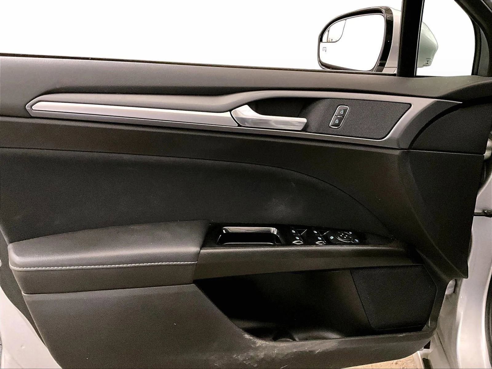 Used 2016 Ford Fusion SE FWD image 22