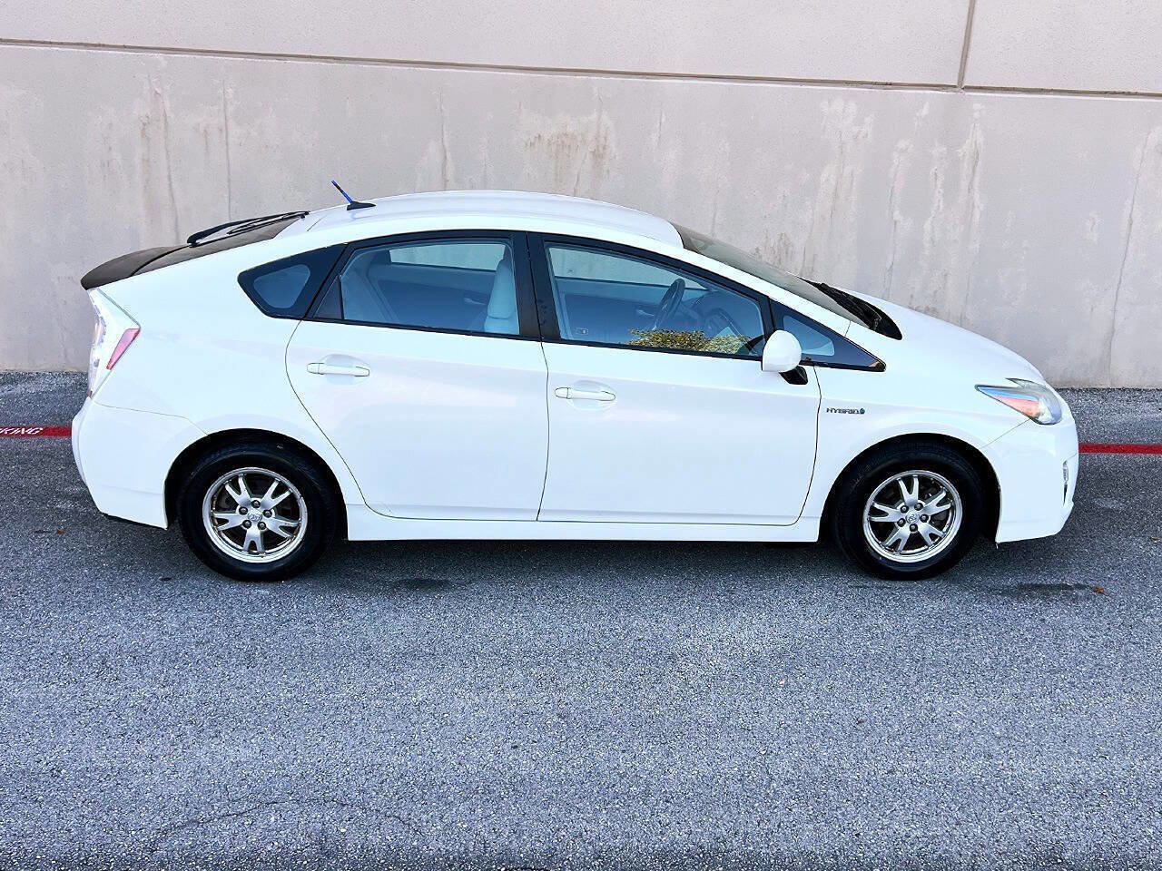 Used 2010 Toyota Prius Five image 9