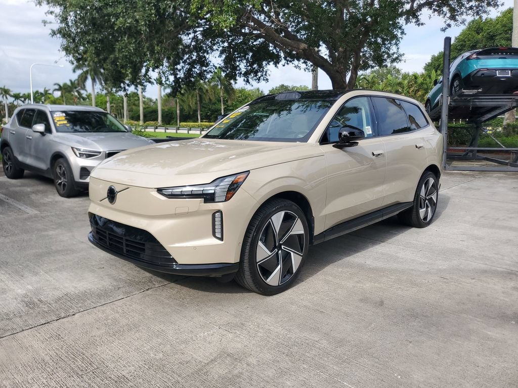 Certified 2025 Volvo EX90 Ultra AWD/4WD image 3