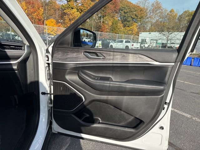 Certified 2022 Jeep Grand Cherokee L Limited image 30