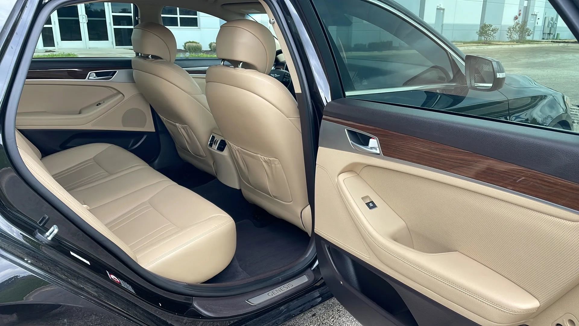 Used 2018 Genesis G80 3.8 RWD image 17