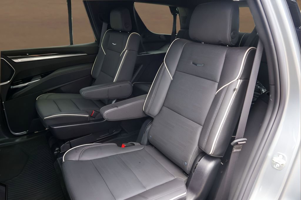 Certified 2025 Cadillac Escalade Premium Luxury AWD/4WD image 24