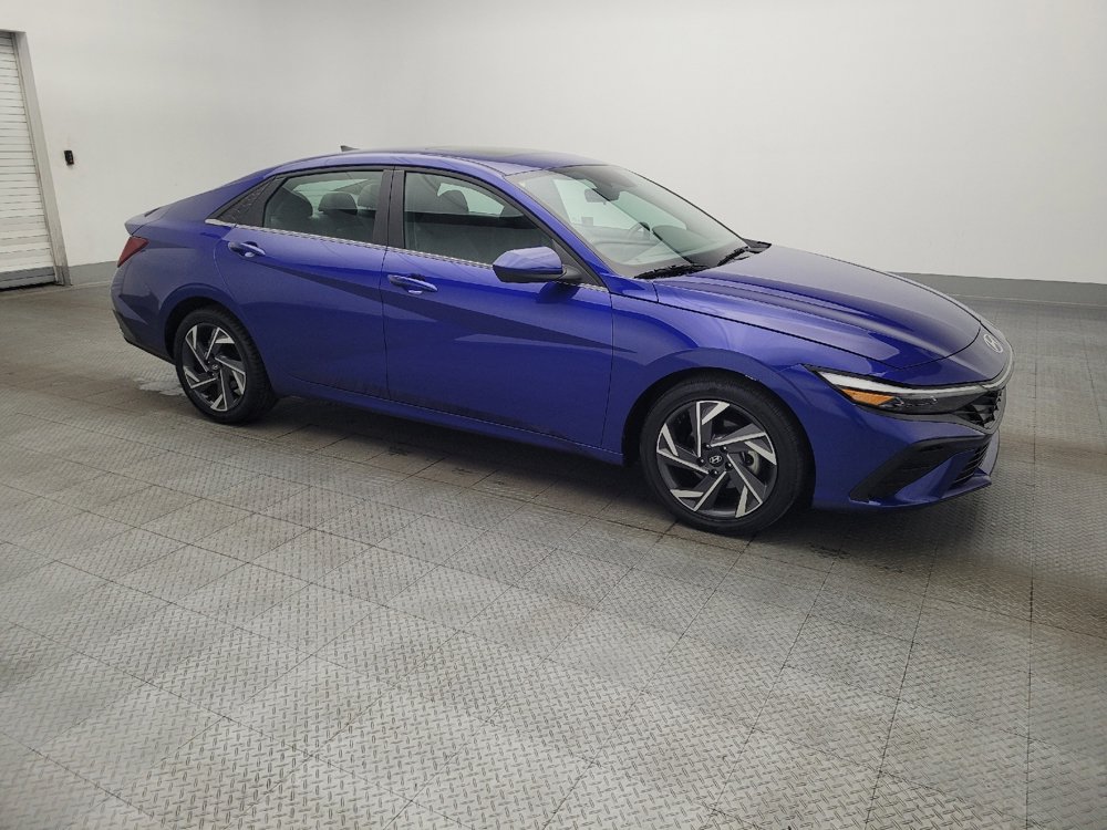 Used 2025 Hyundai Elantra SEL FWD image 11