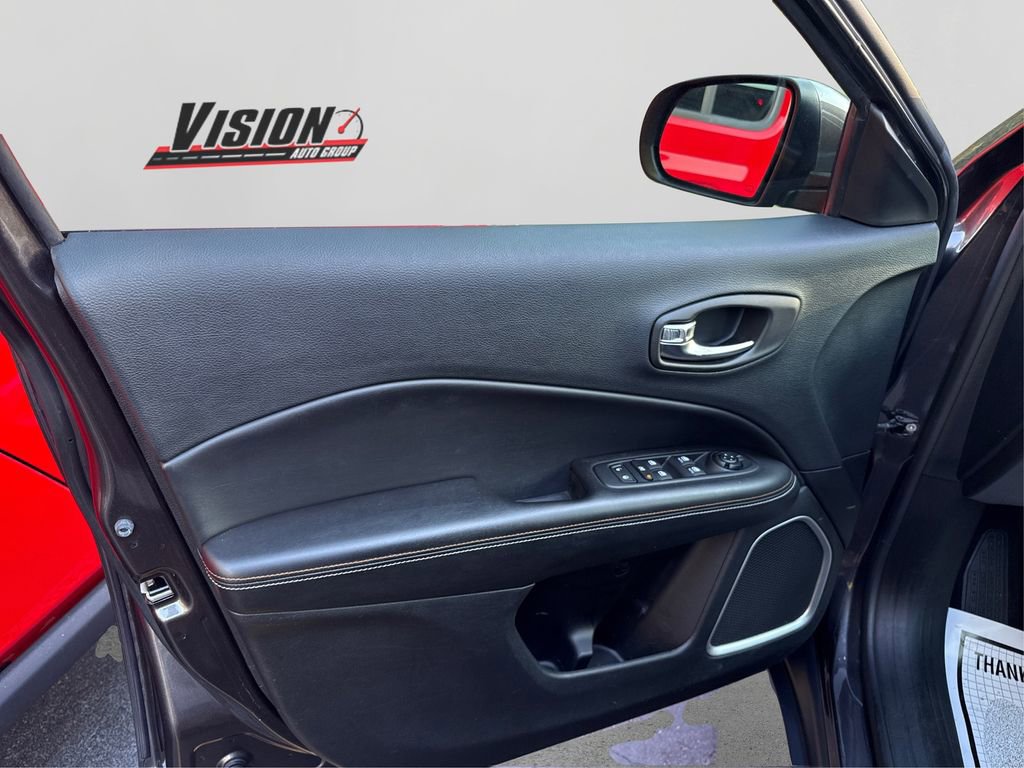 Used 2018 Jeep Compass Latitude w/ Cold Weather Group image 22