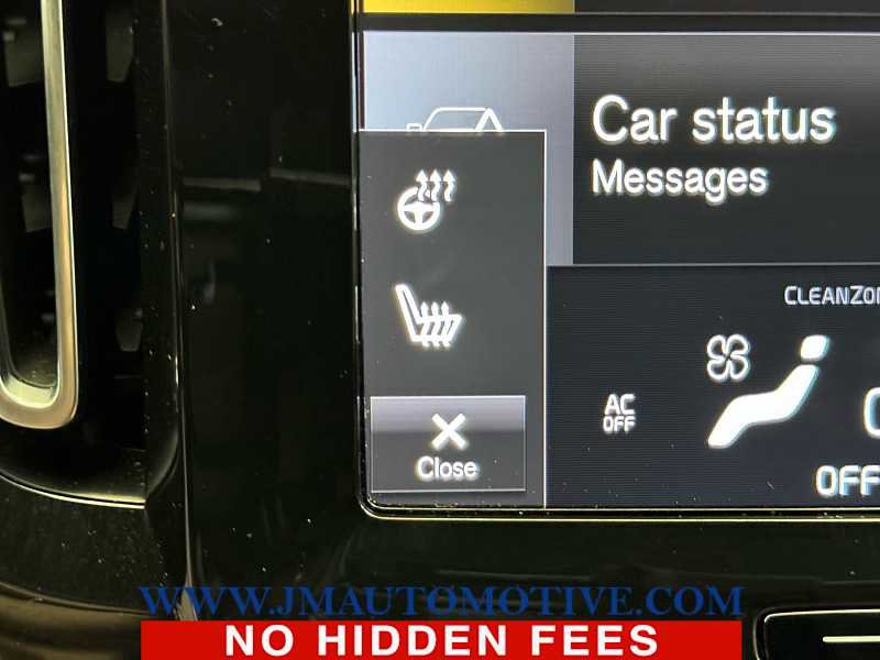 Used 2019 Volvo XC40 T5 Momentum image 29