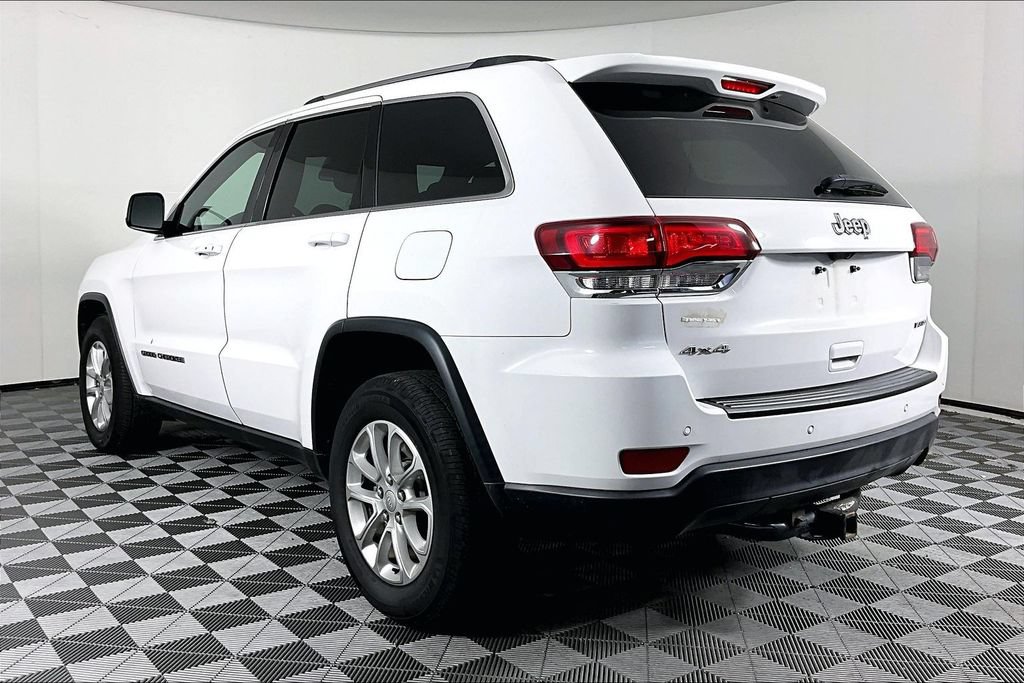 Used 2021 Jeep Grand Cherokee Laredo AWD/4WD image 2