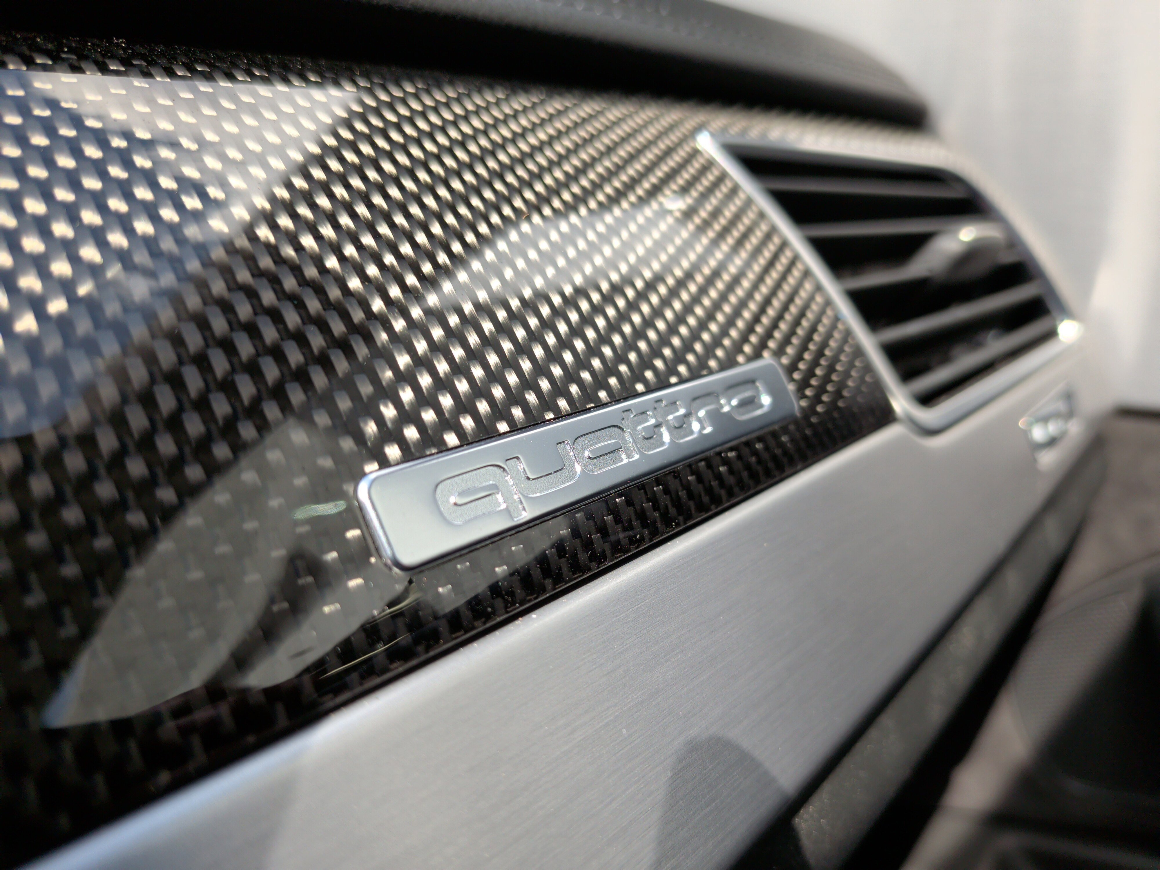 Used 2015 Audi S8 image 26