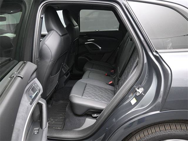 New 2025 Audi SQ5 Prestige image 11