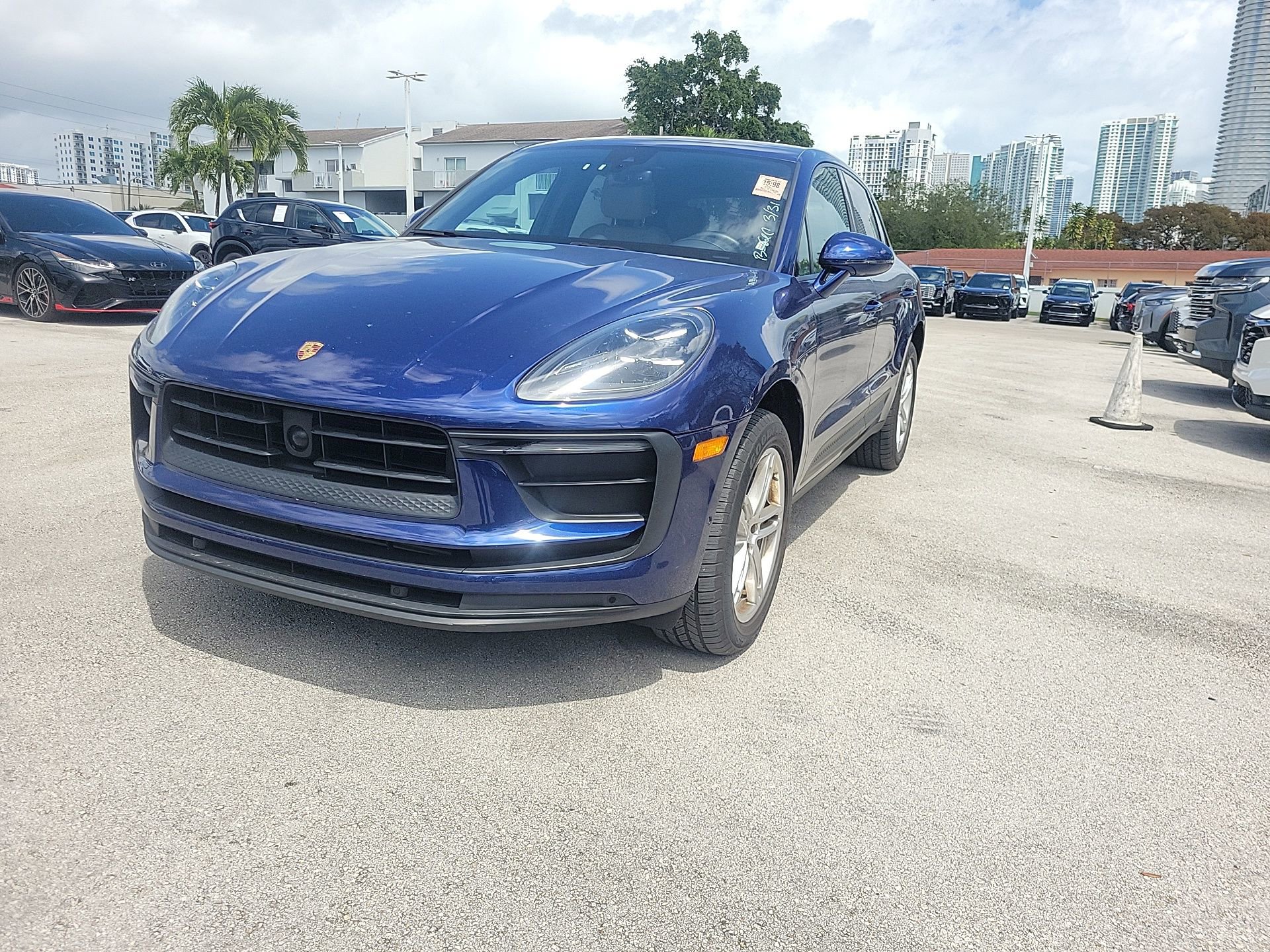 Used 2024 Porsche Macan image 2