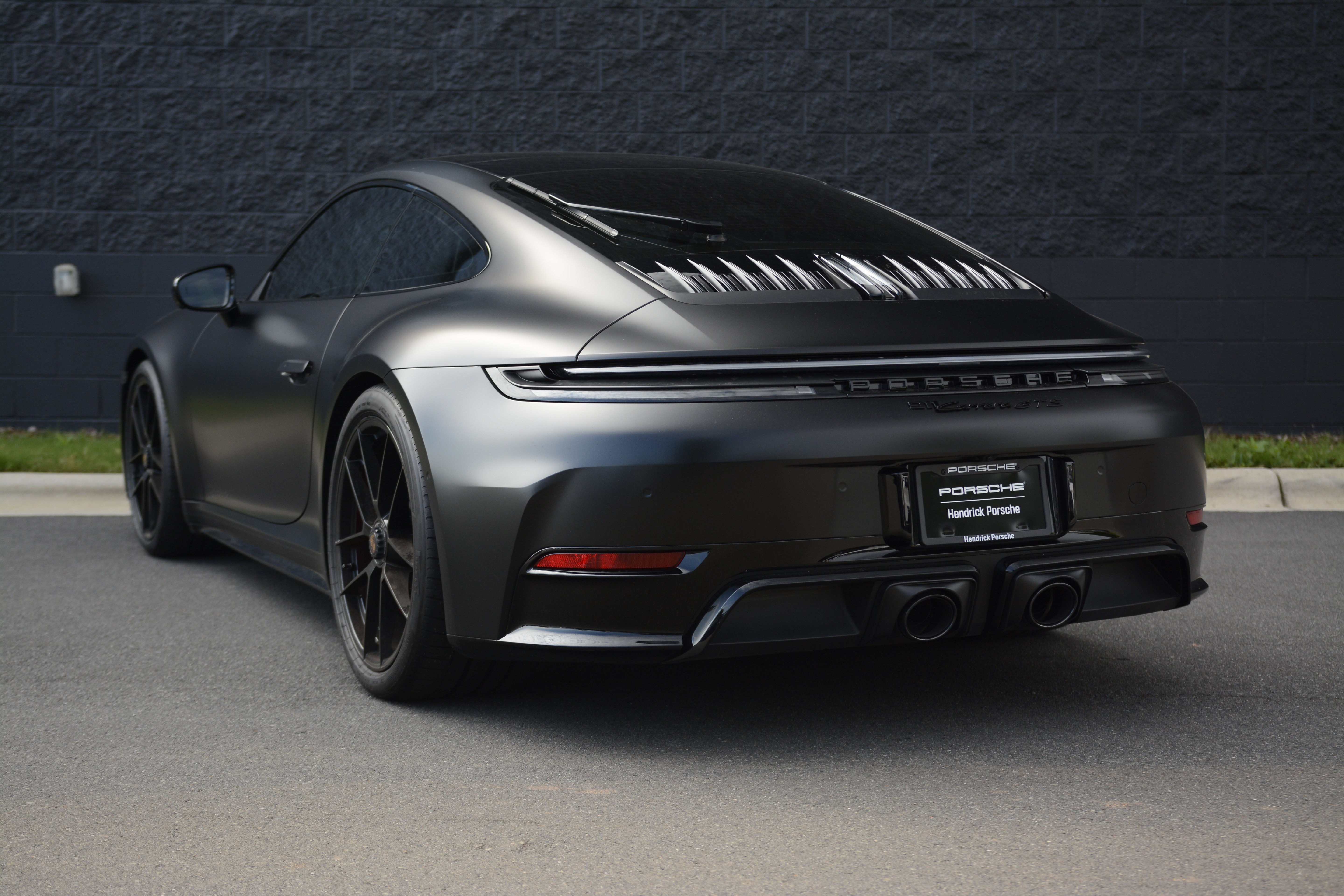 Certified 2025 Porsche 911 Carrera GTS RWD image 3