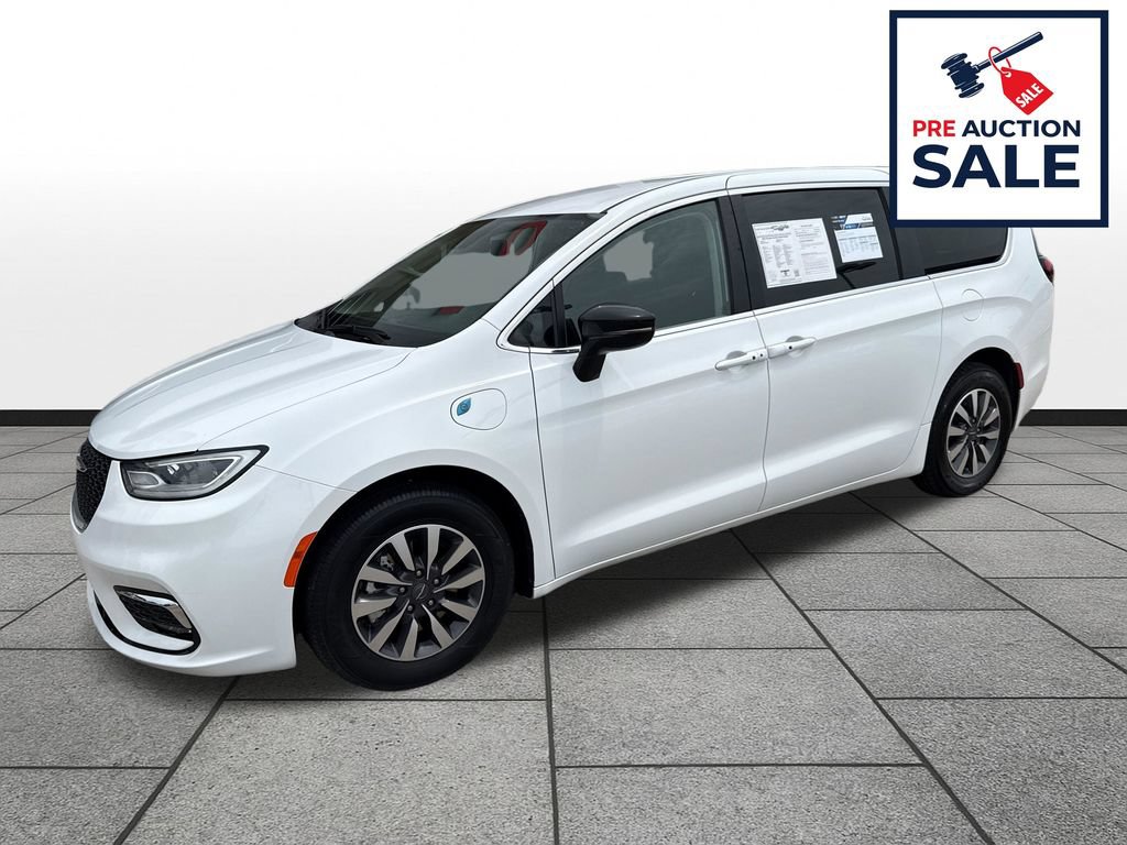 Used 2024 Chrysler Pacifica Limited FWD 360° Tour