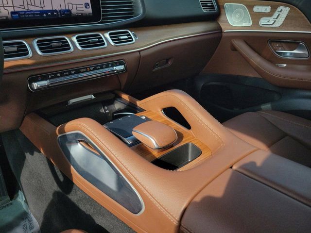 Used 2025 Mercedes-Benz GLE 450e 4MATIC w/ Winter Package image 28