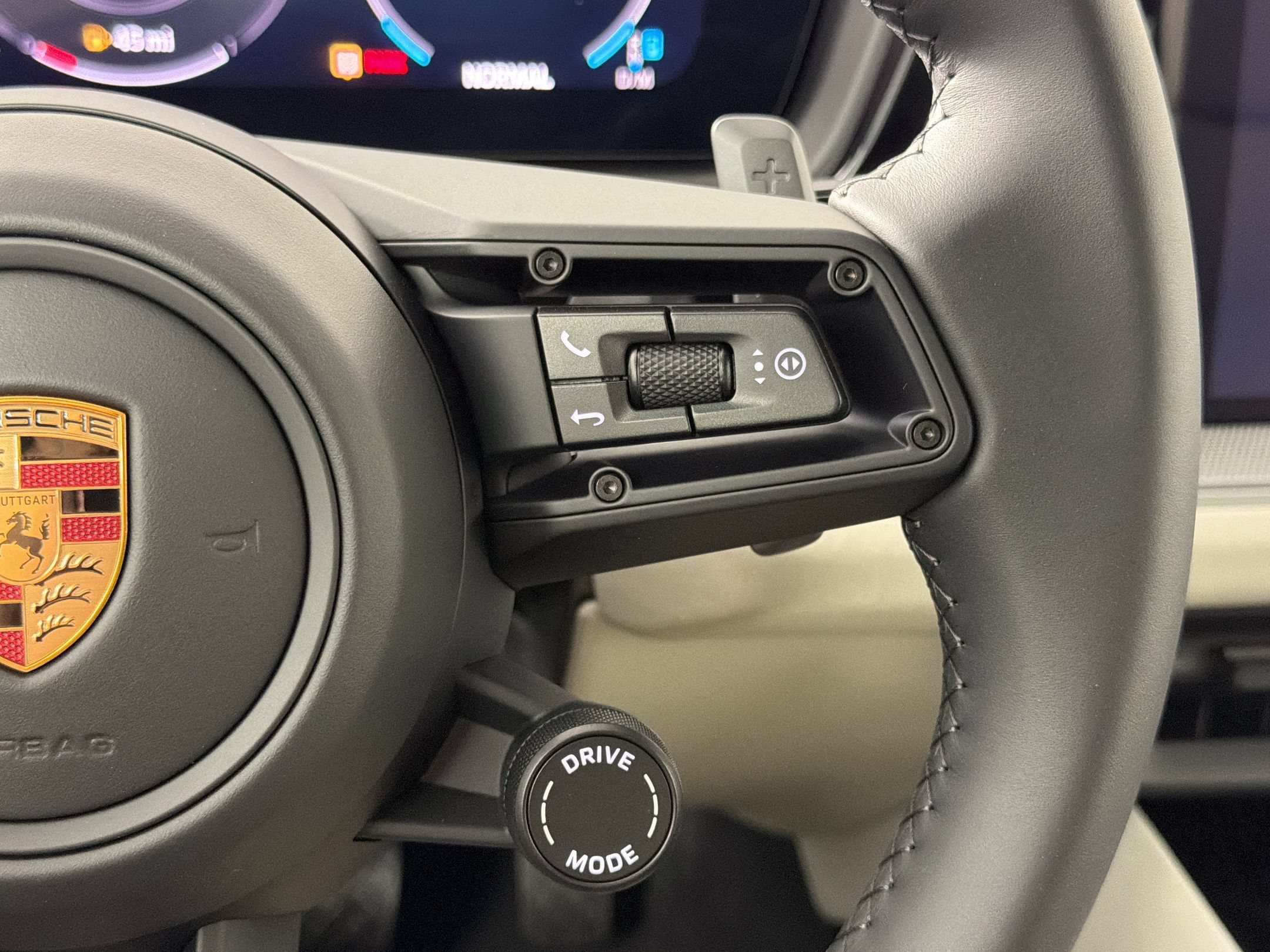 Certified 2026 Porsche Cayenne AWD/4WD image 23