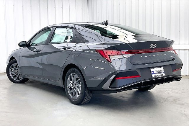 New 2026 Hyundai Elantra Hybrid FWD image 5