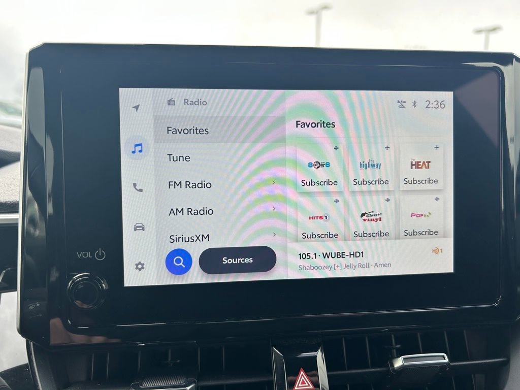 Used 2025 Toyota Corolla SE image 12