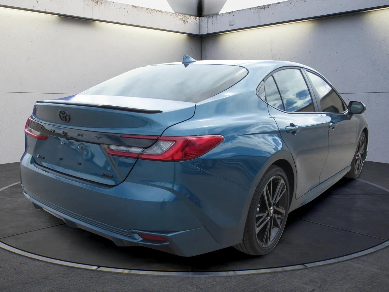 Used 2026 Toyota Camry XSE FWD image 3