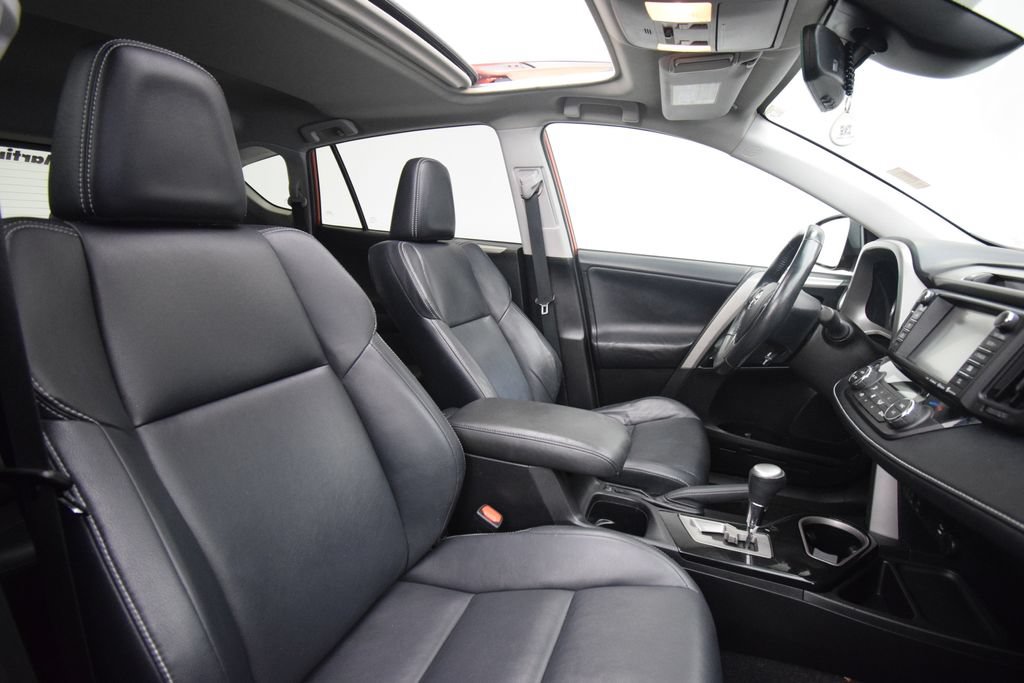Used 2016 Toyota RAV4 Limited AWD/4WD image 21