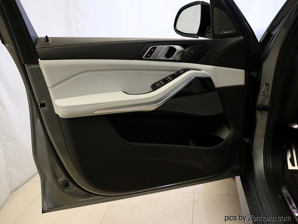 Certified 2024 BMW X5 xDrive40i w/ M Sport Package image 28