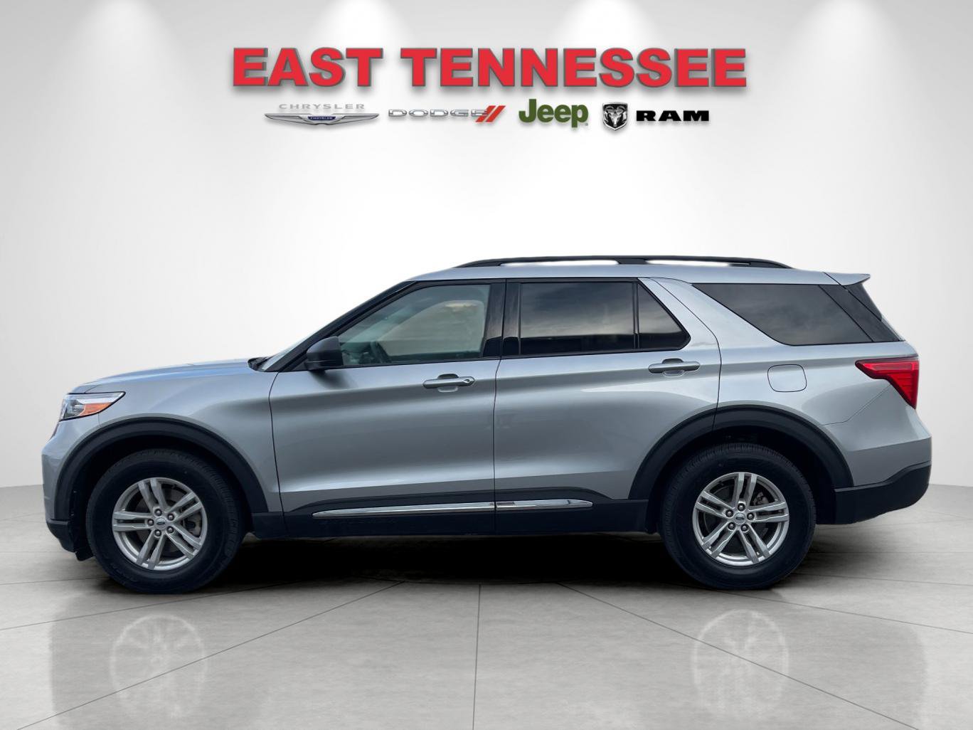 Used 2023 Ford Explorer XLT RWD image 6